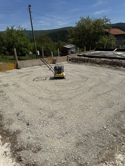 Трамбовка и бус под маем Перник София Брезник Радимир Трън