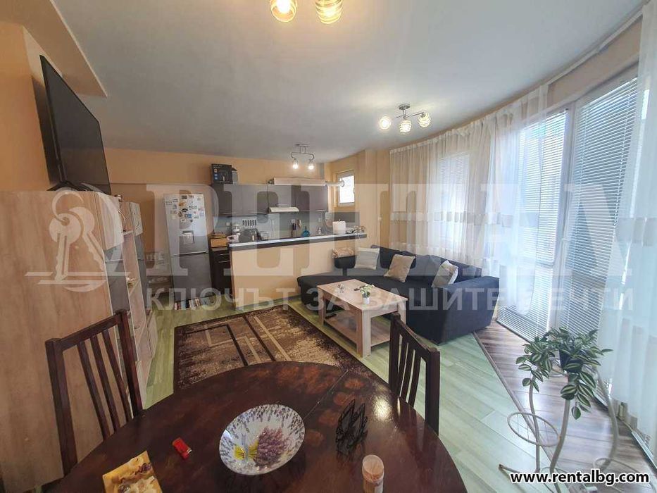 Продава се Тристаен апартамент в Пловдив, Кючук Париж - 97 кв.м за 1753 €/кв.м - Снимка #2