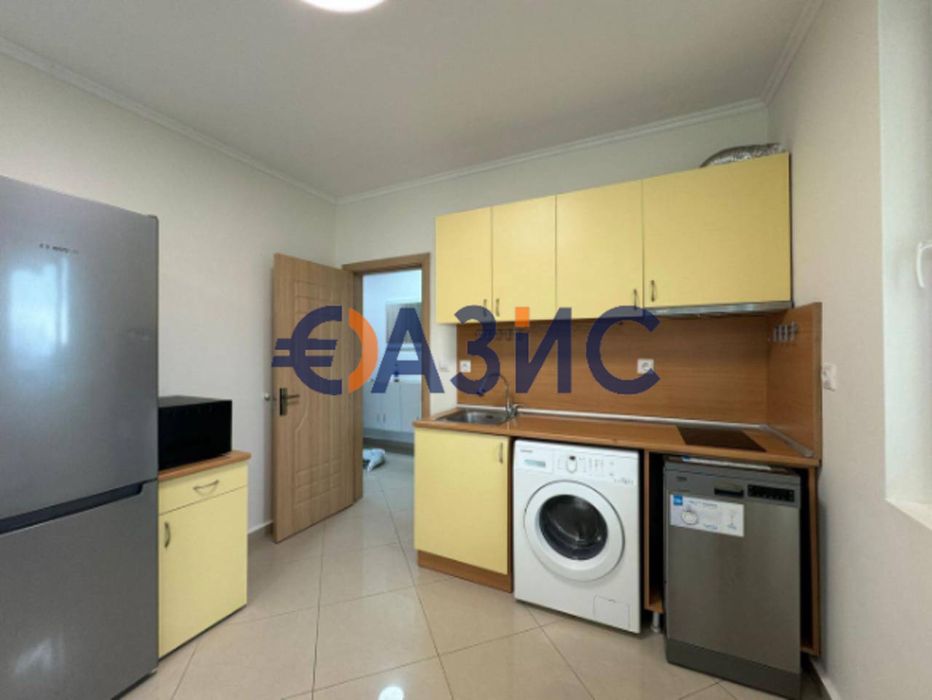 Продава се Двустаен апартамент в Свети Влас - 73 кв.м за 619 €/кв.м - Снимка #3