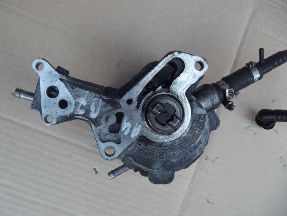 Pompa Vacuum Audi a4 B7 motor 2.0 Pompa Vacuum audi A6 Passat Golf 5