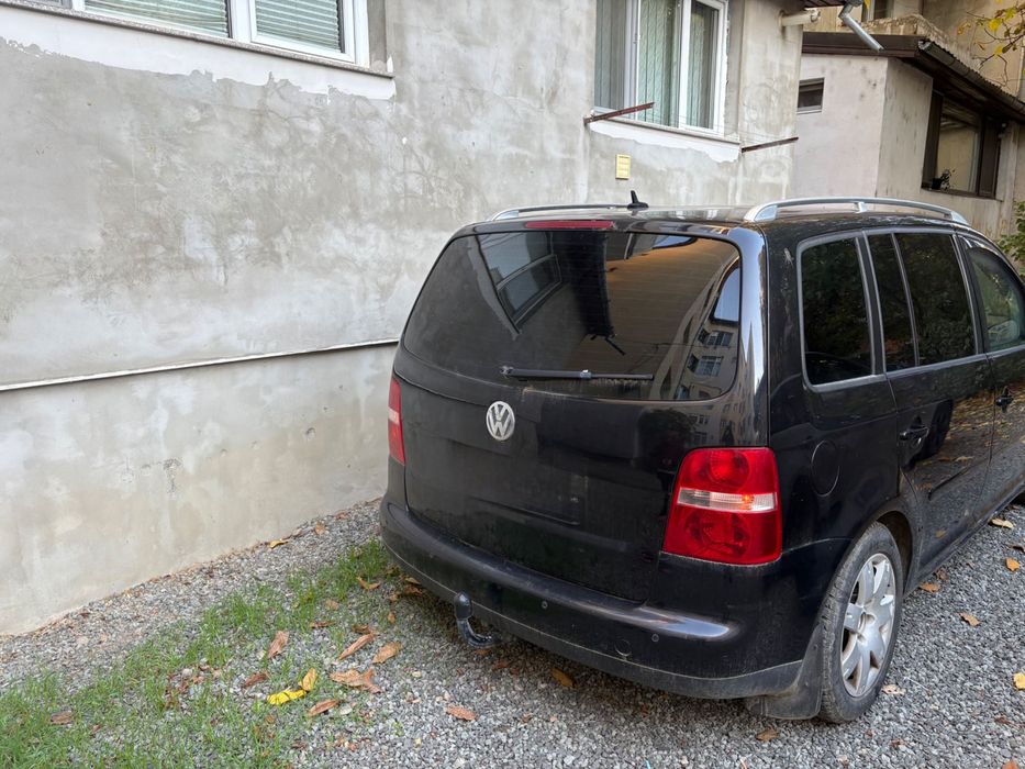 Volkswagen Touran 2005 diesel, 2.479 € — imagine 5
