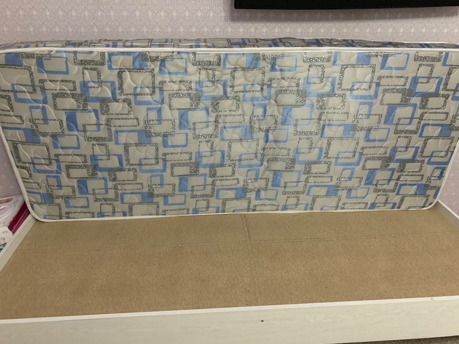 Продаю кровать для спальни