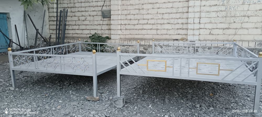 Buyurtma asosida turli xil buyum jixozlarni yasab beramiz.