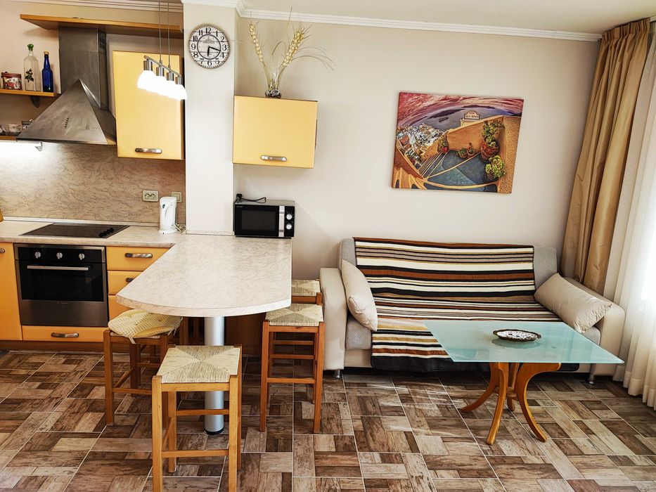 Продава се Тристаен апартамент в Свети Влас - 83 кв.м за 1326 €/кв.м - Снимка #1