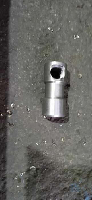 Винт и гайка для тесков