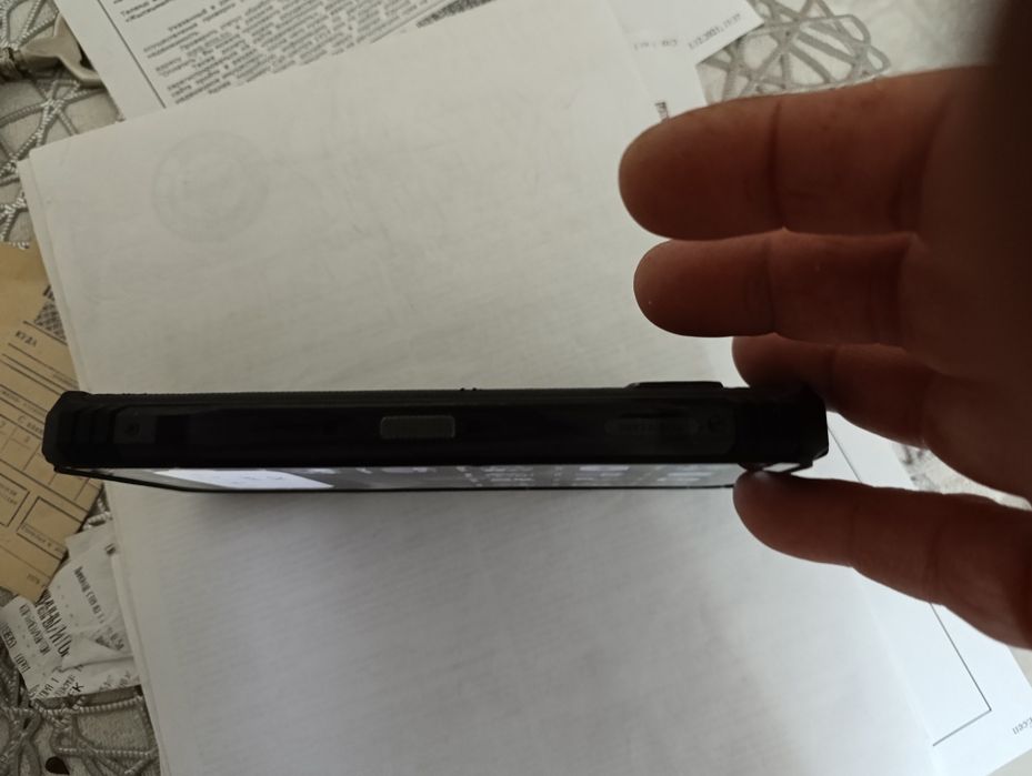 Продам телефон  DODGE V30