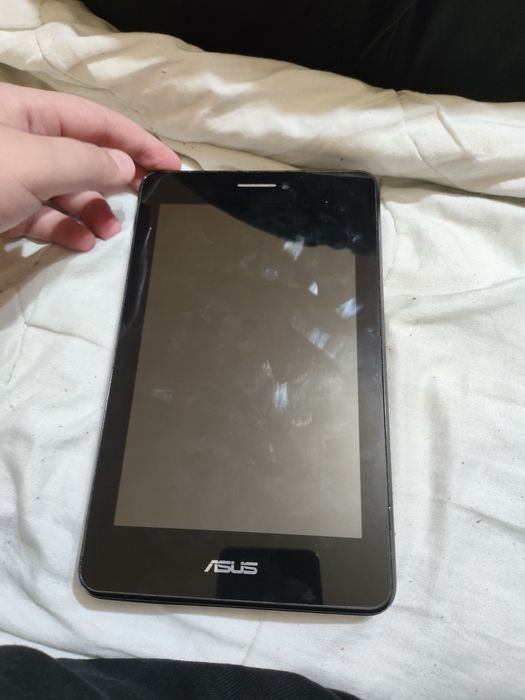 Планшет в идеальном состоянии 2 сим карты для детей