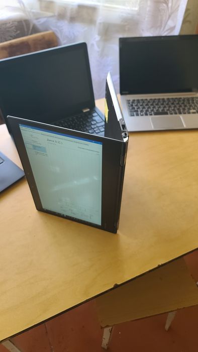 Toshiba Dynabook Portégé X20W-D (360° Transformer) – Intel Core i7-720