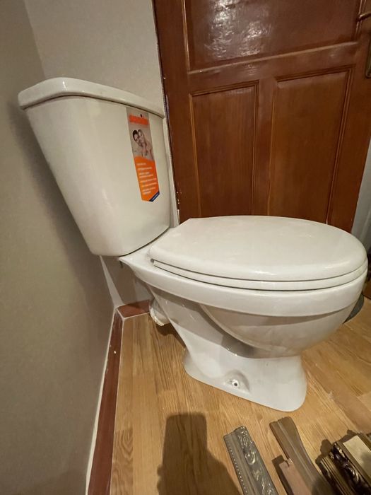 Продам унитаз Sanita