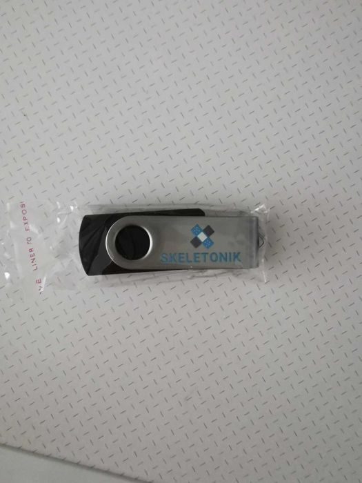 Флашка 16GB - 60 броя