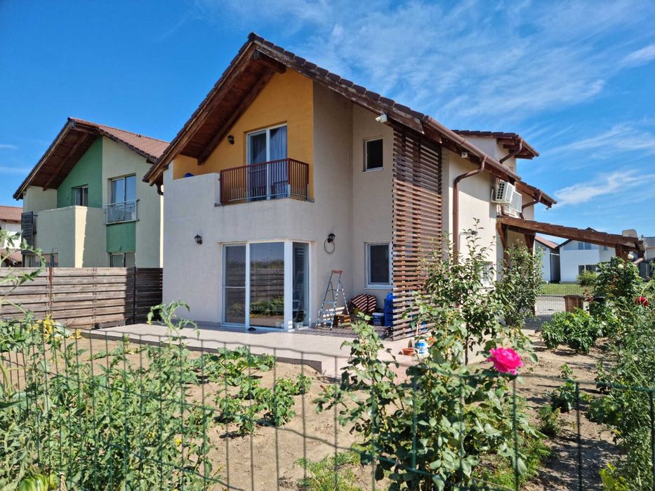 Casa de vanzare in Via Carmina,Arad.