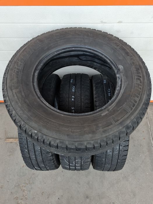 Всесезонни гуми 4 броя за БУС MICHELIN Agilis 225 75 R16 C Ддот 1416
