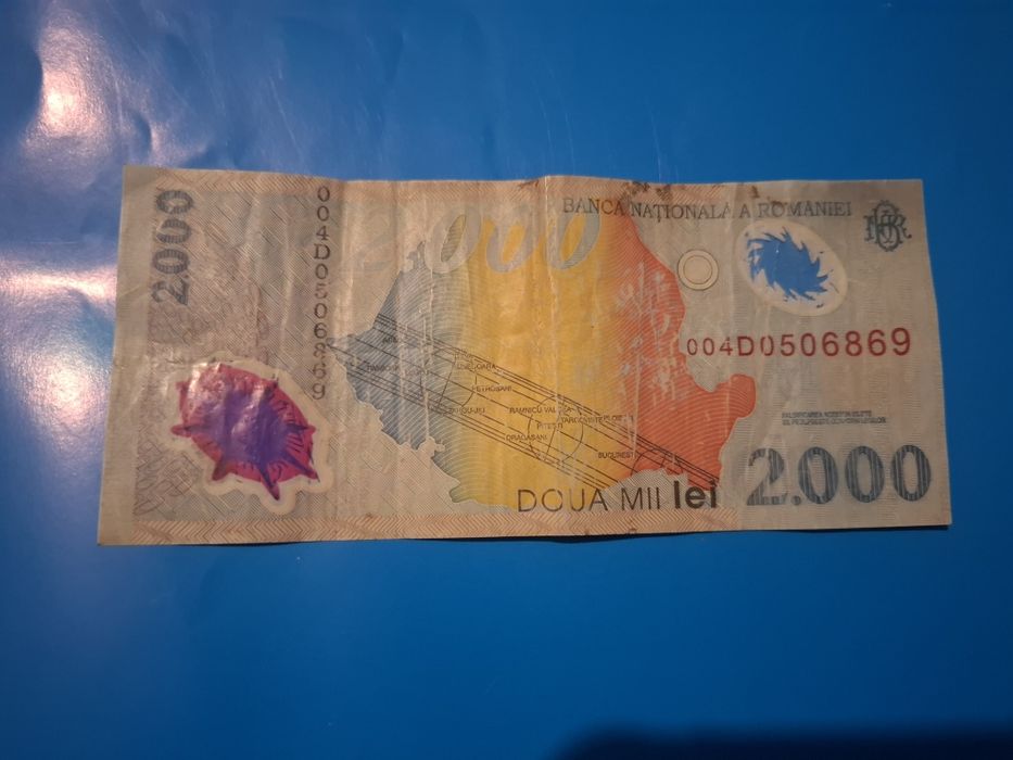 Vând bacnote de 2000 de lei cu eclipsa