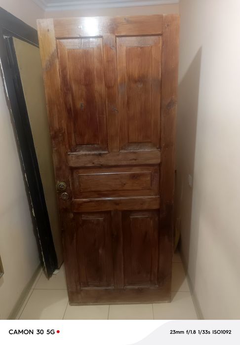 Двери входные, железная и деревянна