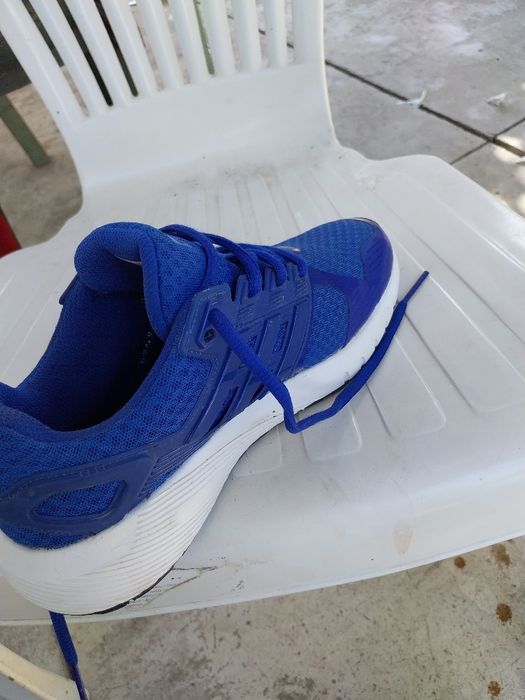 Adidași mărimea 38