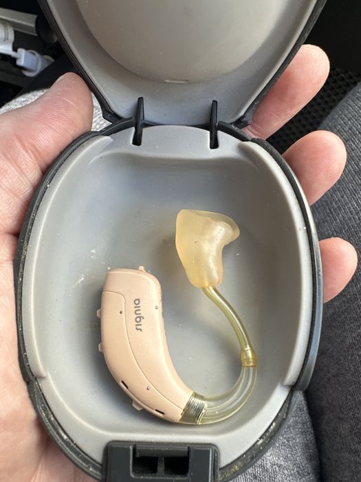 Продам слуховой аппарат