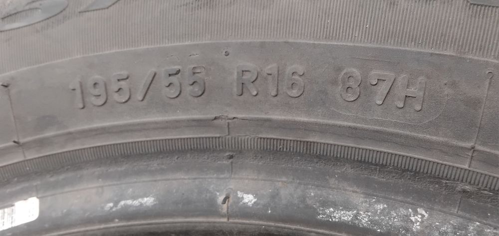Гуми 195 55 16 Пирели Pirelli 4 броя. Нов внос. Не са нови!
