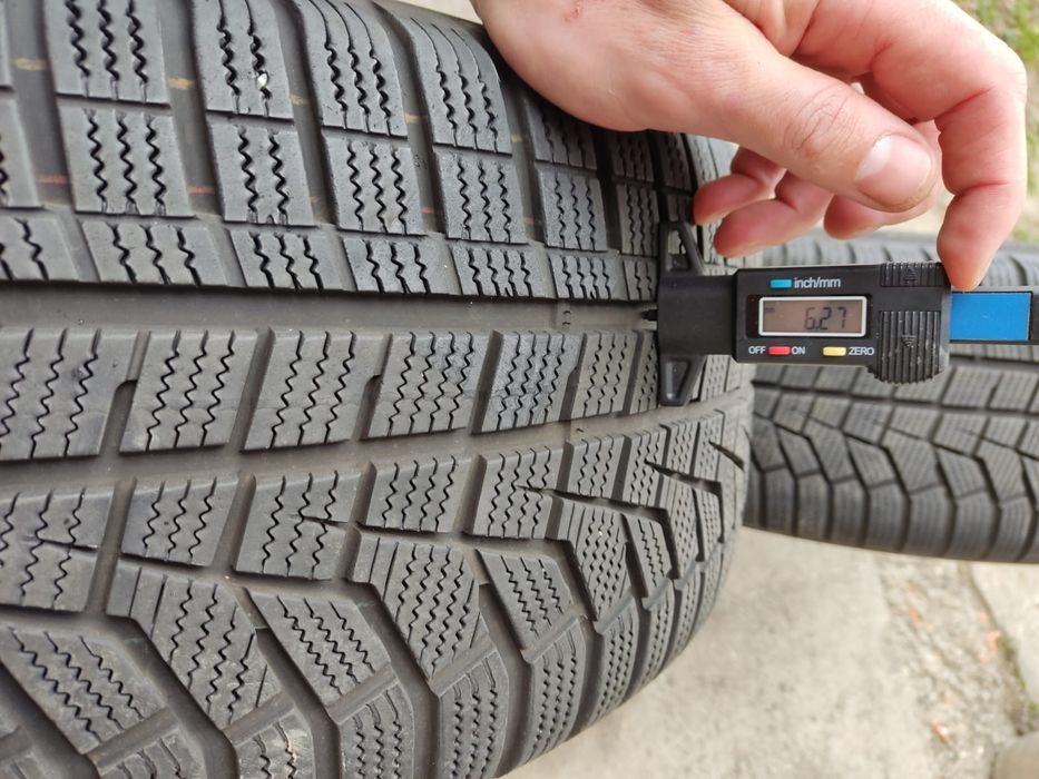 245/40 R21 100v Hankook Winter i cept evo2