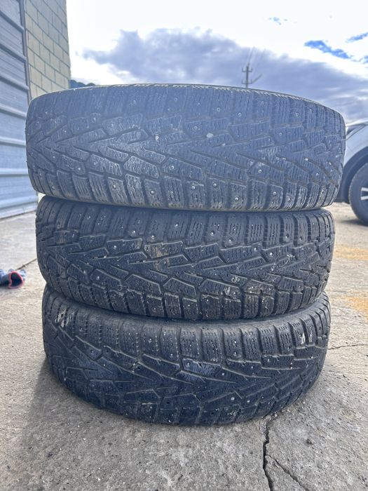 Продам шины шипованный. Покрышка