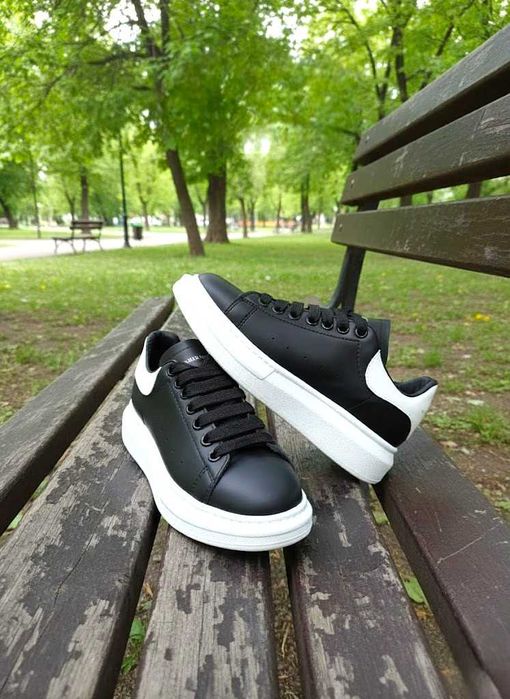 Adidasi Alexander Mq Negru Alb - Adidasi Casual Unisex