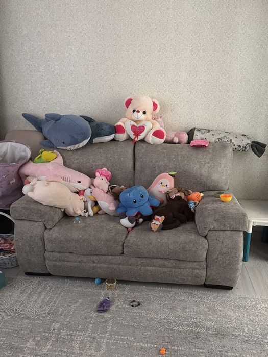 Диван и два кресла