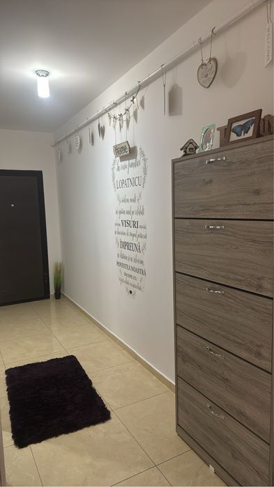 Vand apartament 62mp ,loc de parcare inclus.