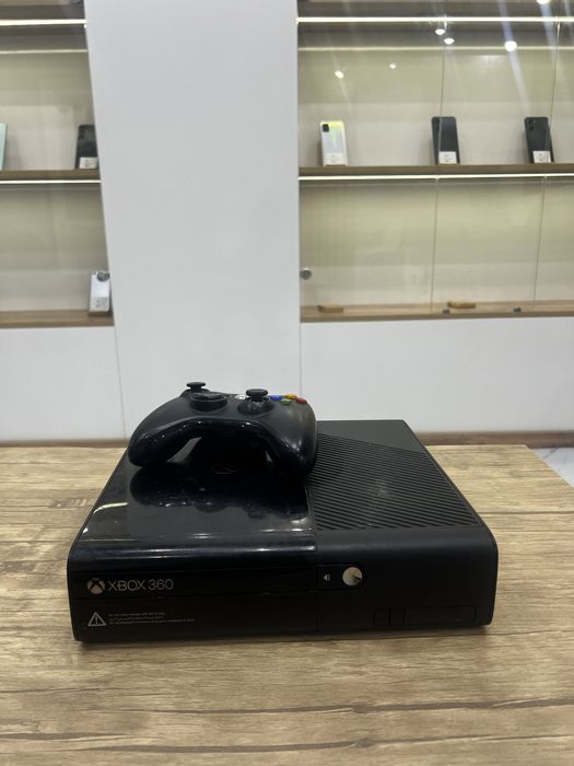 Игровая приставка Х Box 360