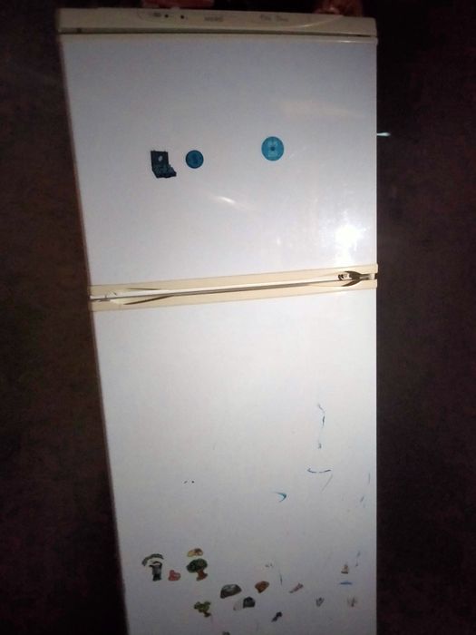 2 Холодильники, титан аристон