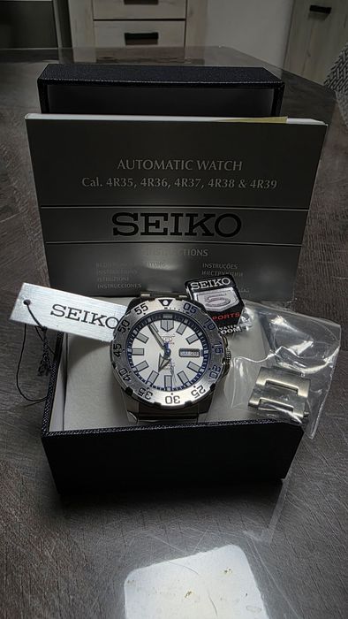 Seiko 5 Sports "Baby Ice Monster"