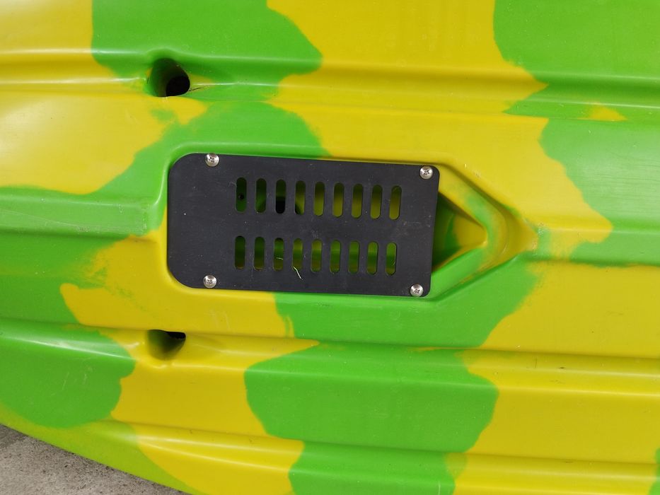 Каяк с рул за управление