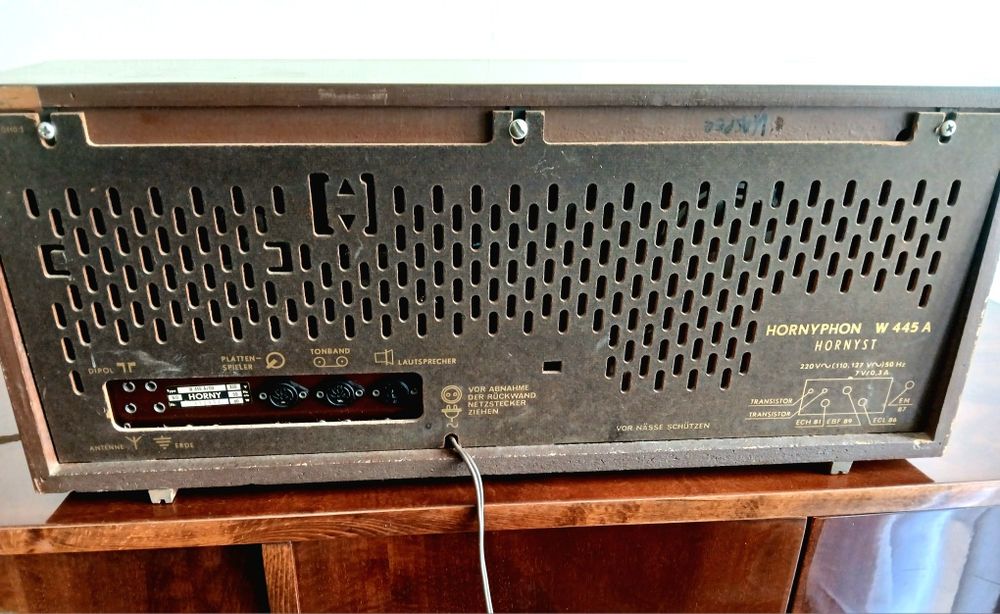 Radio cu lămpi Hornyphon W445A,ani 1965-66..