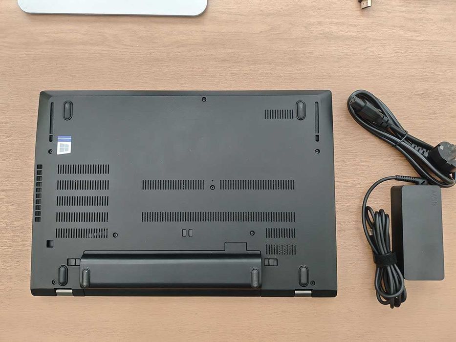 Лаптоп Lenovo Thinkpad T580, i5-8265U, 8gb ram, 256gb ssd, със зарядно