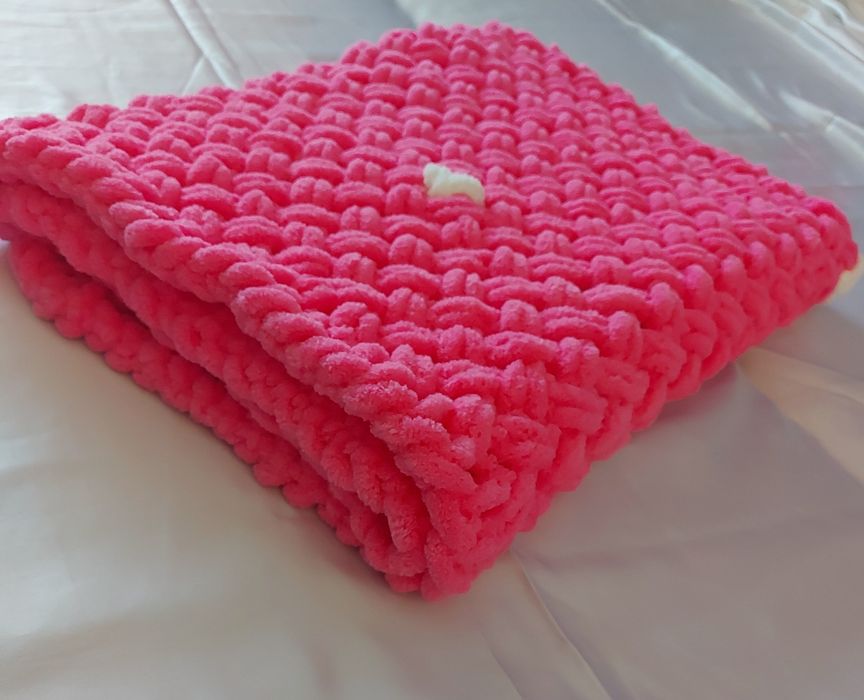 Ръчно плетено бебешко одеялце