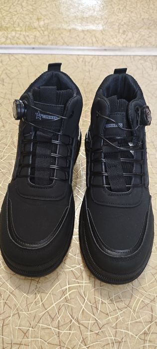 Мужские кроссовки (новые)