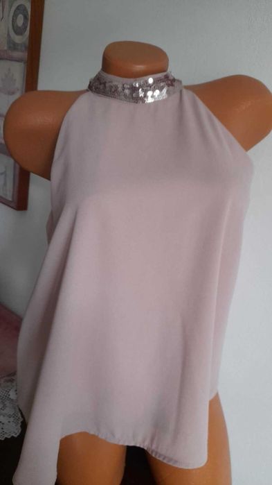 BLUZE / TOPURI  - Stil romantic, materiale vaporoase și broderii