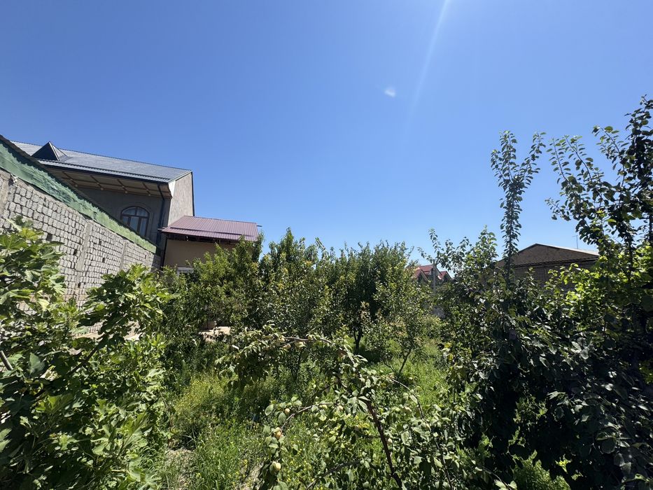 Sergeli honabodda 6 sotuklik hovli sotiladi