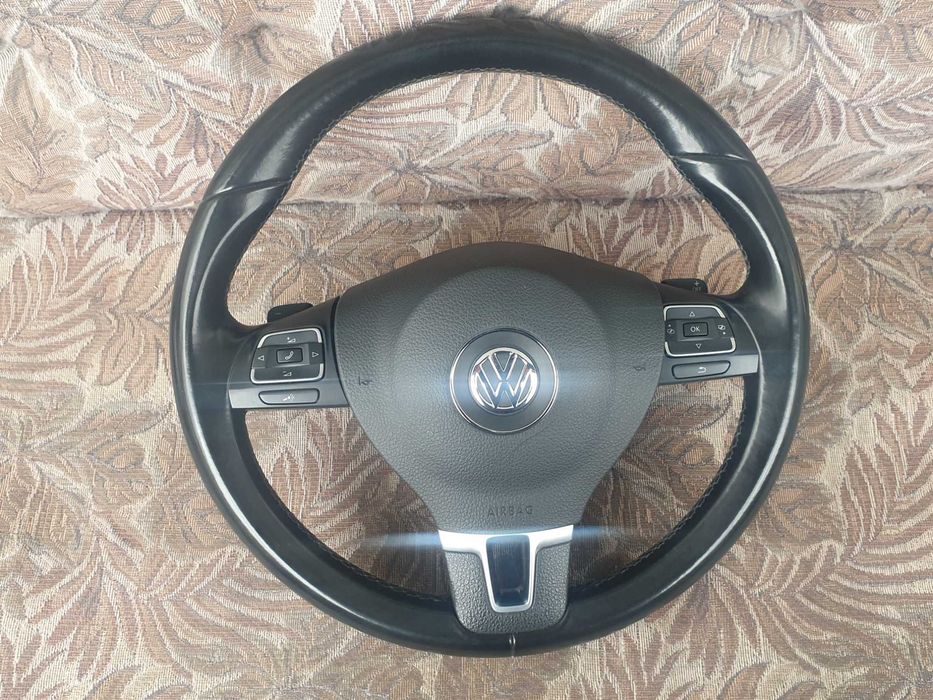 Оригинален мултифункционален кожен волан с пера F1 за Пасат Б6,Б7 и СС