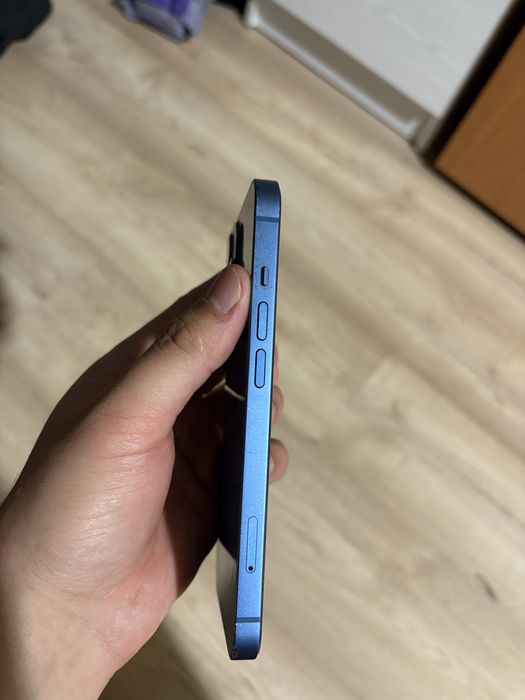 Продам Iphone 13 128gb blue