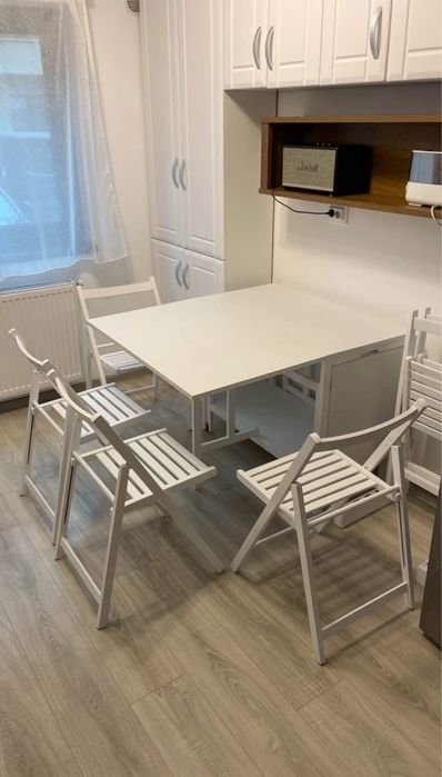 Set masa cu 4 sau 6 scaune pliante pe ALB