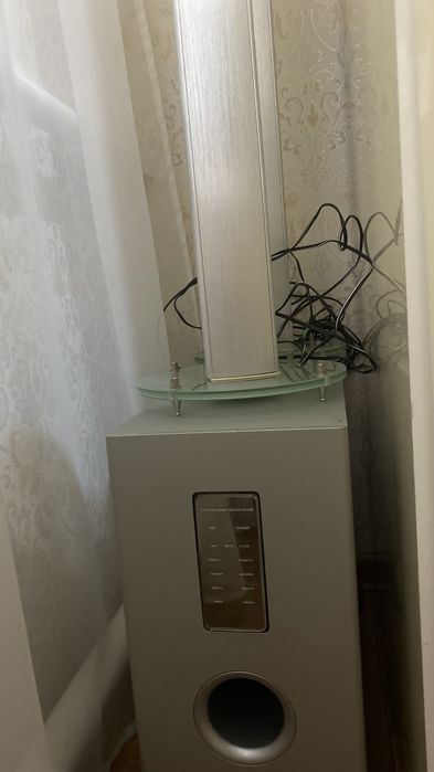 Продам муз аппаратура (без пульта)