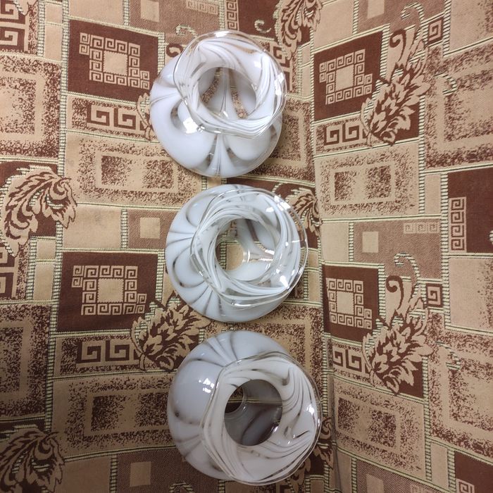 Плафоны красивые, прозрачно белые