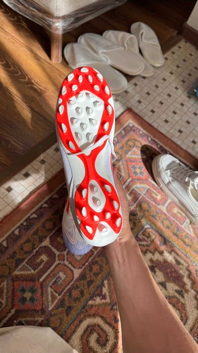 Продаю новые бутсы F50 AG, размер 43