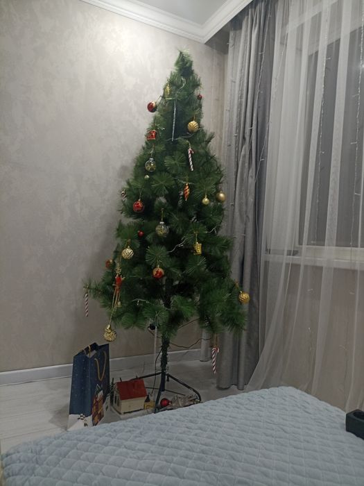 Ёлка искусственная