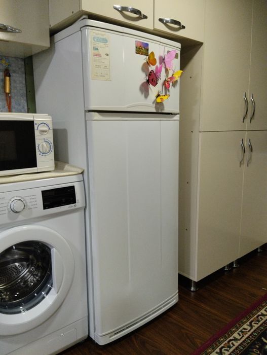 Холодильник                     .