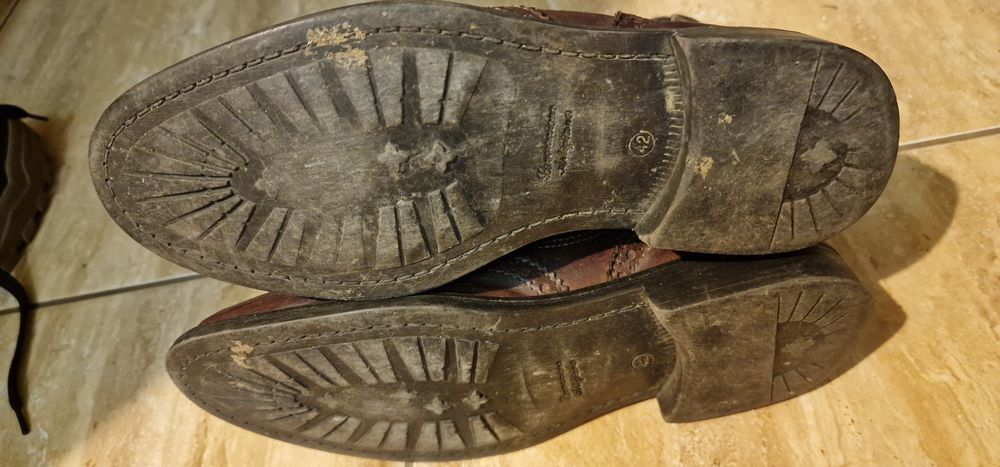 Pantofi Ciocate piele vechi dar fara defecte