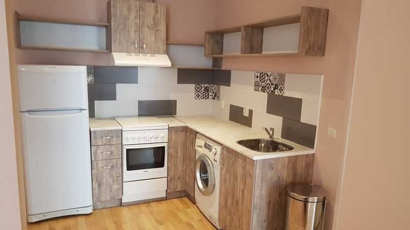 Двустаен апартамент в Модерно предградие