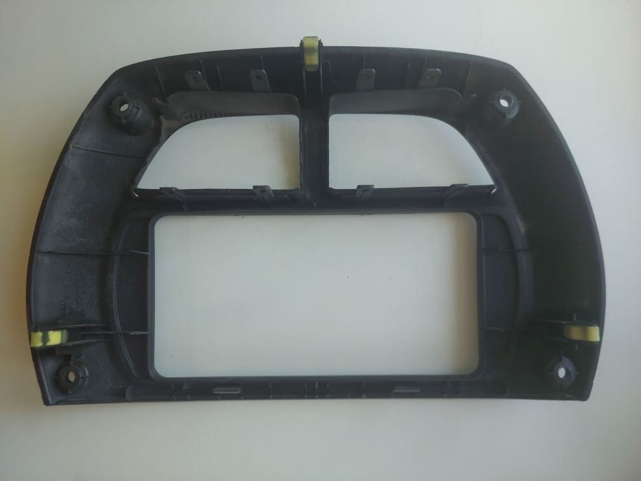 Рамка магнитолы RAV4 2 поколения