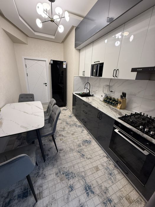 Eshonguzar yashashga tayyor uy barcha jixozlari bilan