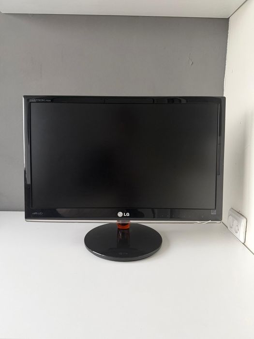 Монитор LG IPS236