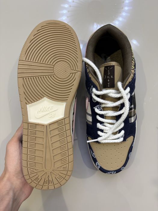 Nike dunk low Travis Scott